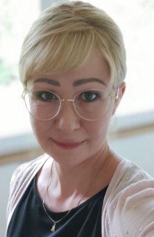 Katharina Dörnhöfer-Rauschova, Sekretariat