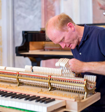Simon Schmieder, Klavier Service